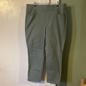 Gloria Vanderbilt Women's Pants Size 18/ Inseam 26"pull on crop length Mid-Rise